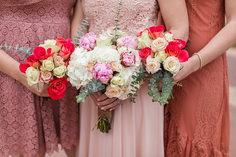wedding-bouquets-peony-pink-dresses