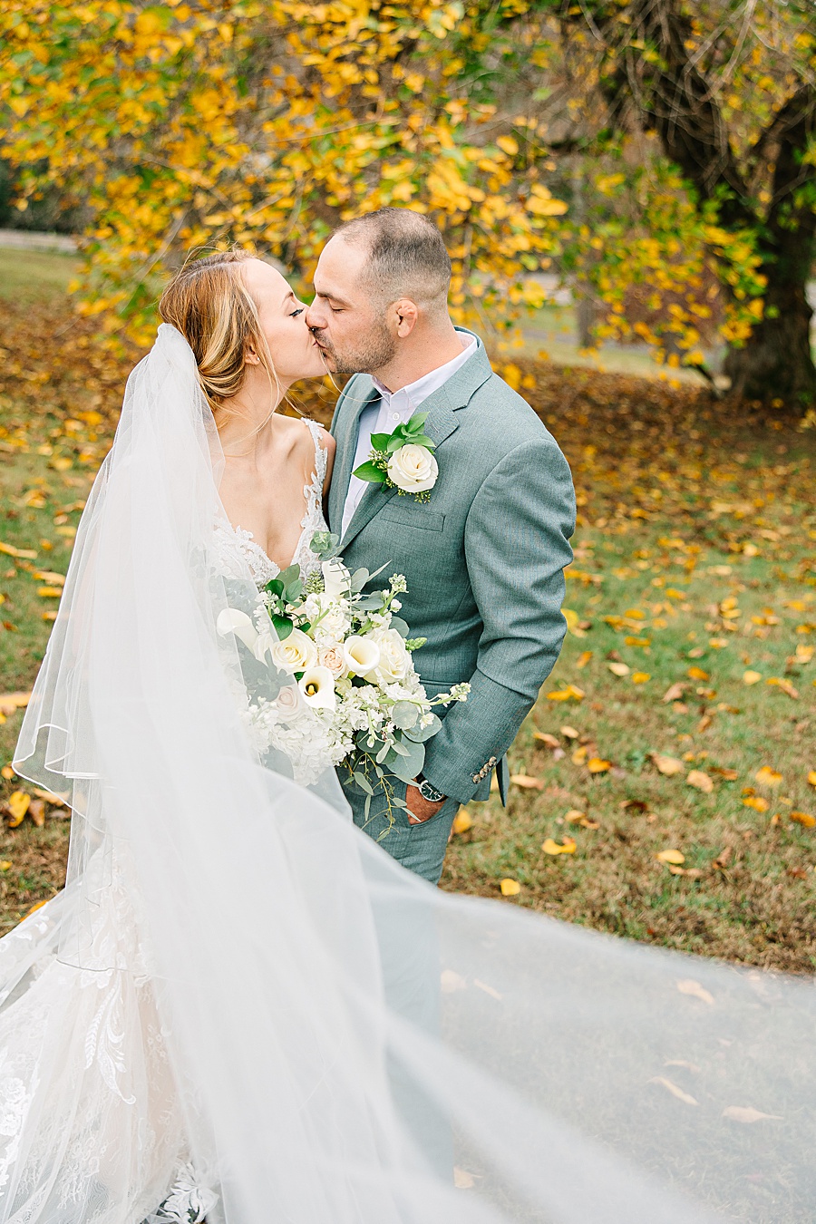 Bride & groom kissing at park wedding in Knoxville TN by Mandy Hart Photo, Knoxville TN Wedding Photographer