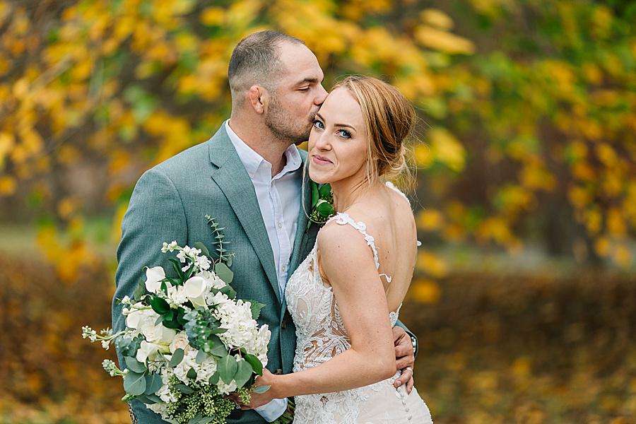 Bride & Groom at park wedding in Knoxville TN by Mandy Hart Photo, Knoxville TN Wedding Photographer