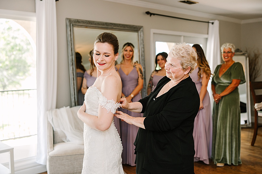 bride getting ready with bridal party