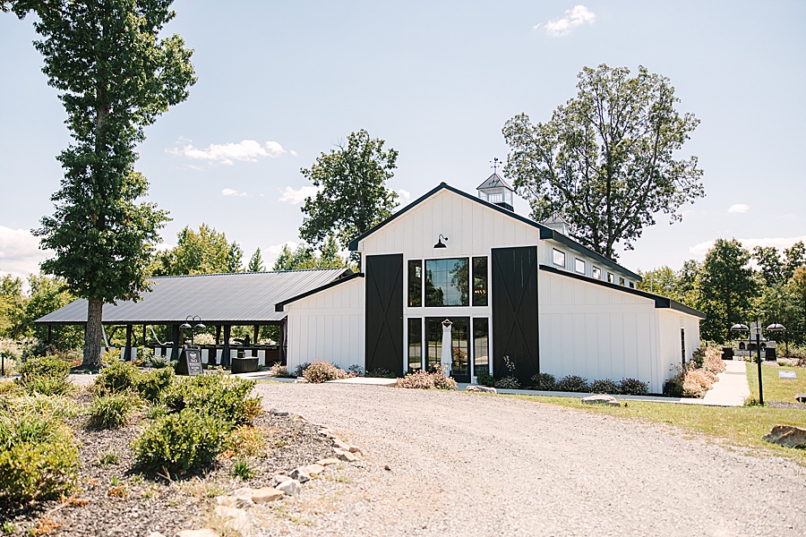 exterior of candies creek farm wedding venue