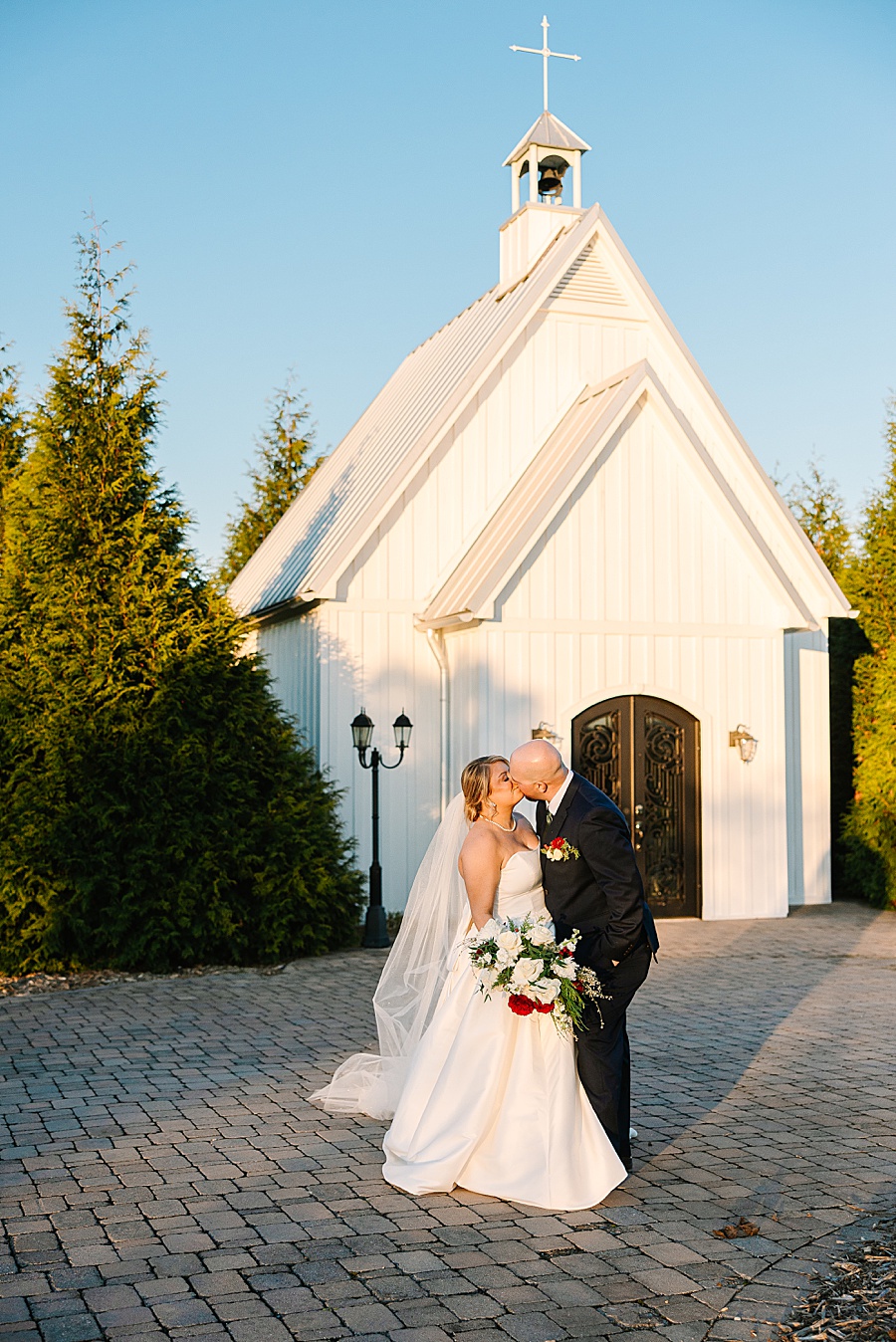 winter wedding at howe farms